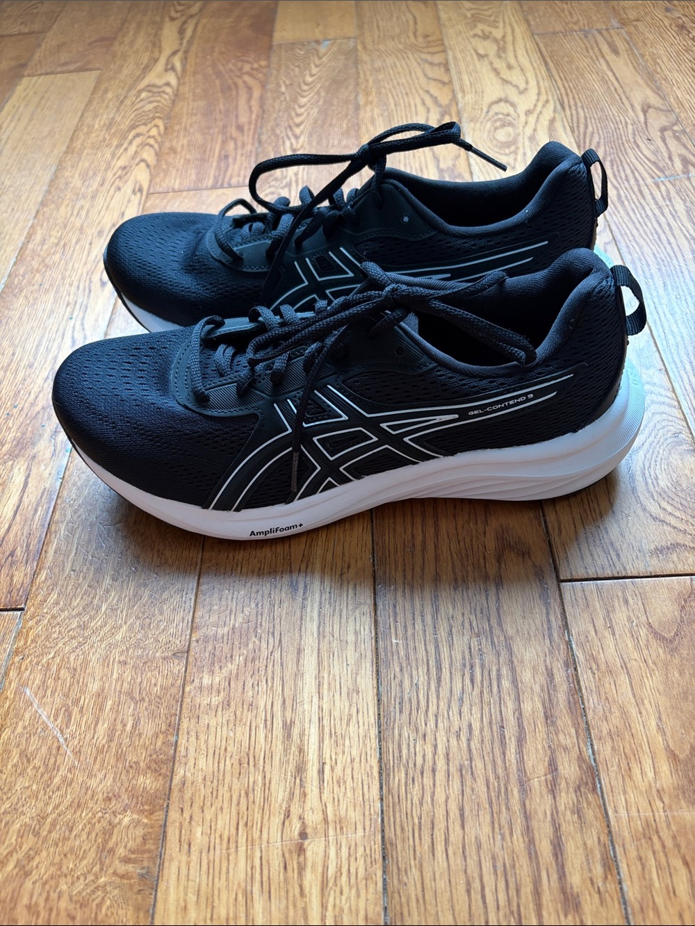 ASICS Gel-Contend 9 in black and white